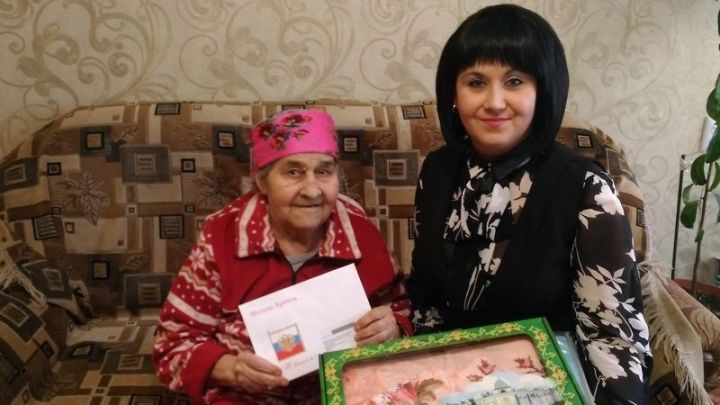 Жительница Бугульмы отметила свой 90-летний юбилей