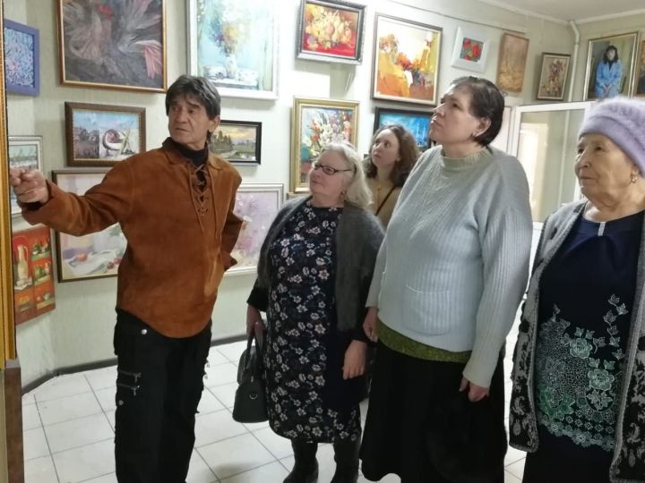 Өйдә социаль хезмәт күрсәтү бүлекчәсендә социаль хезмәт алучылар күргәзмә