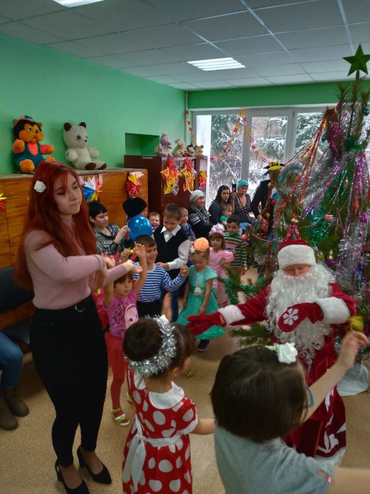 В Бугульме прошла благотворительная акция «Подари ребенку Новый год!»