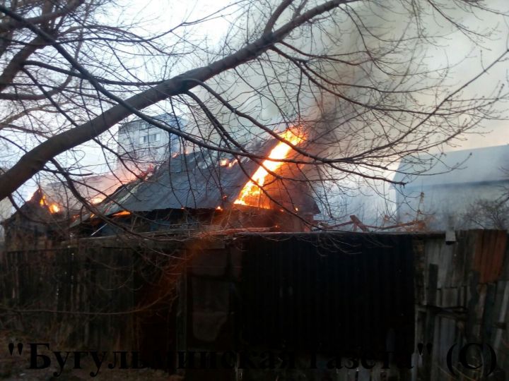 Накануне в Бугульме тушили пожар на улице Якупова