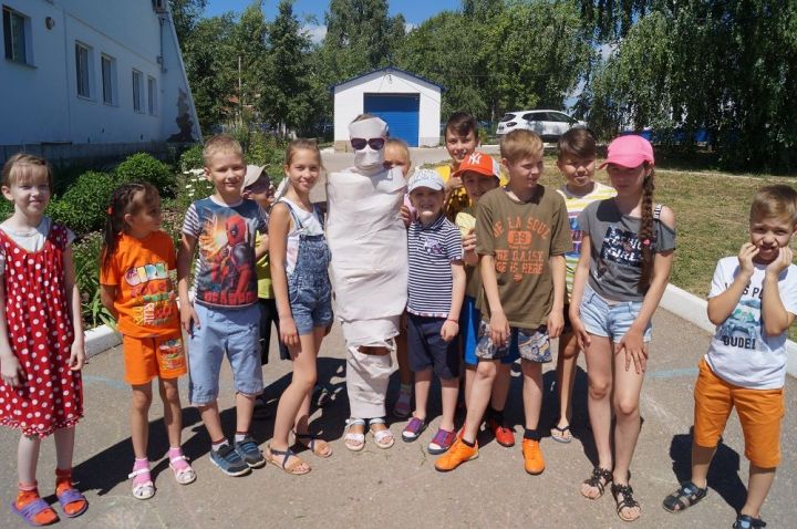 В Бугульминском санатории-профилактории «Вита» прошла развлекательная программа «Дружная семейка»