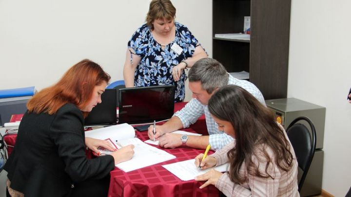 Глава Бугульминского района досрочно проголосовал на дополнительных муниципальных выборах