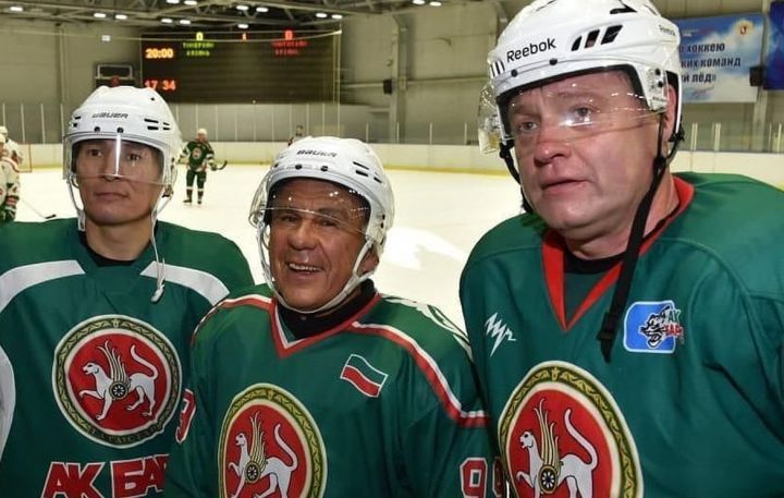 Рөстәм Миңнеханов Әстерхан һәм Калмыкия җитәкчеләре белән хоккей уйнады