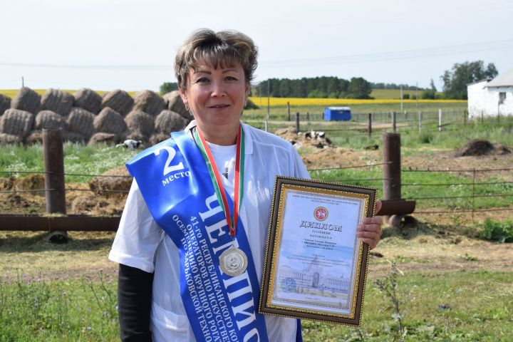 Животновод из Бугульминского района стала призером республиканского конкурса операторов искусственного осеменения КРС