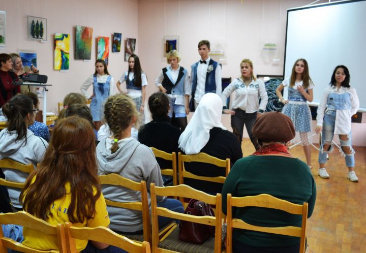 В краеведческом музее Бугульмы студенты рассказали школьникам о рабочих профессиях