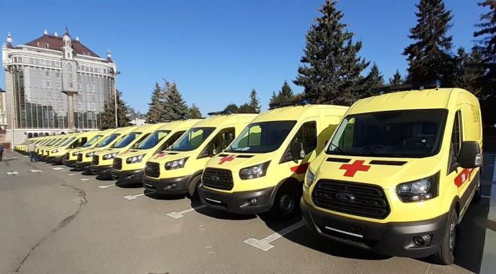 Бугульминская ЦРБ получила новый автомобиль скорой медицинской помощи