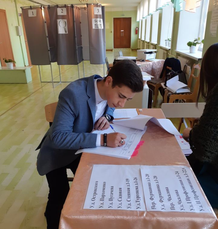 Выборы в день рождения: впервые проголосовавшие бугульминцы