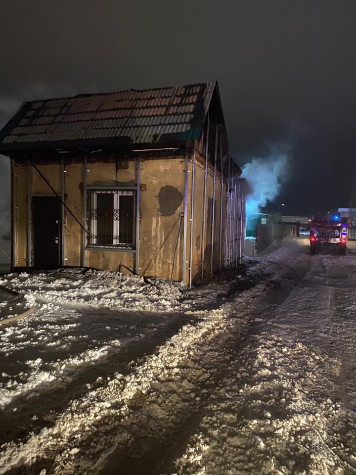 В Бугульме пожарные ликвидировали горение на улице Нефтяников