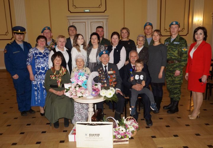 Семья из Бугульмы отпраздновала 65-летие совместной жизни
