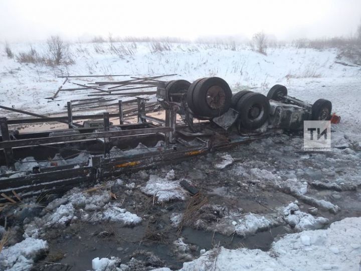 В Татарстане продолжается череда смертельных аварий: сегодня погиб водитель «КАМАЗа» (фото, видео)