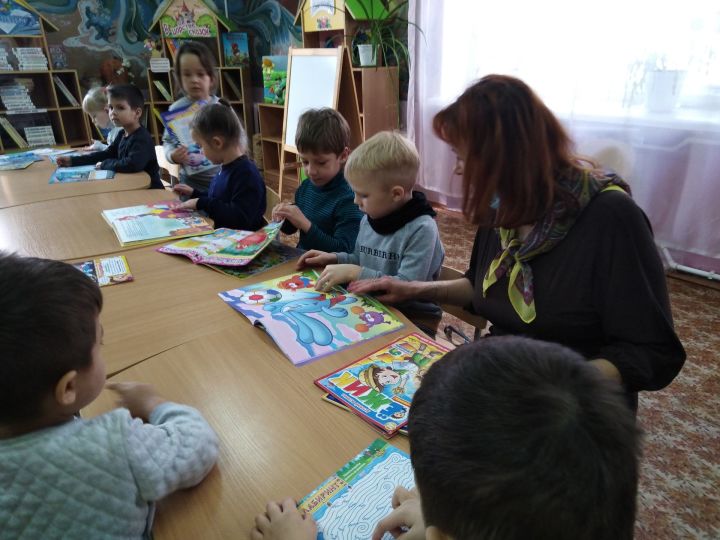 Бөгелмәнең китап сөюче яшь укучылары балалар журналлары белән таныштылар