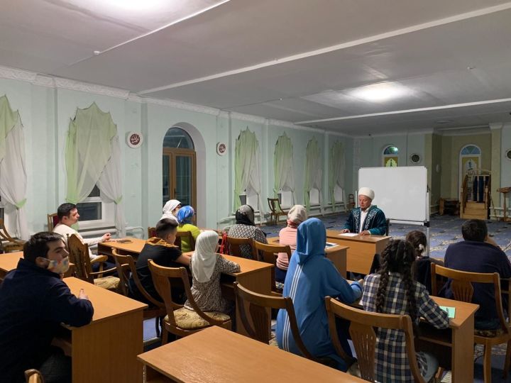В Бугульме стартовали бесплатные курсы по изучению татарского языка