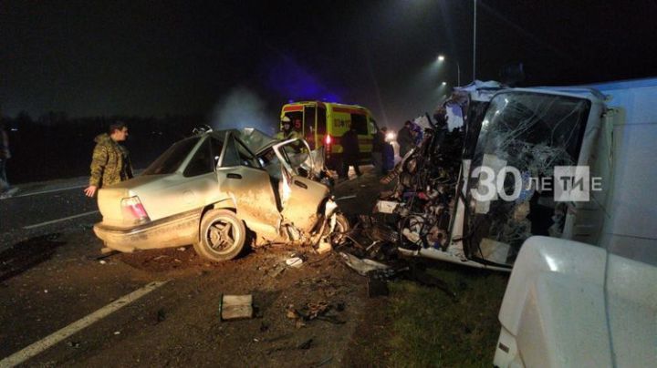 В Татарстане водитель легкового авто погиб в ДТП