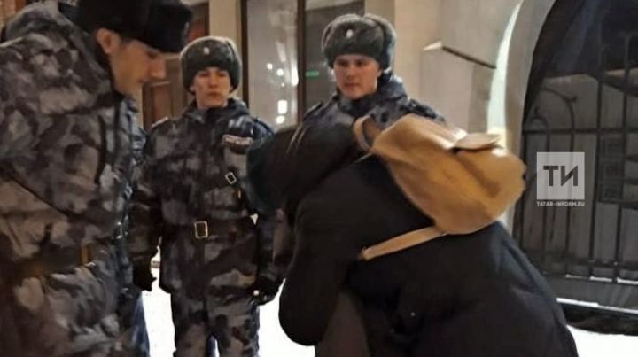 В центре Казани росгвардейцы помогли матери найти пропавшего ребенка