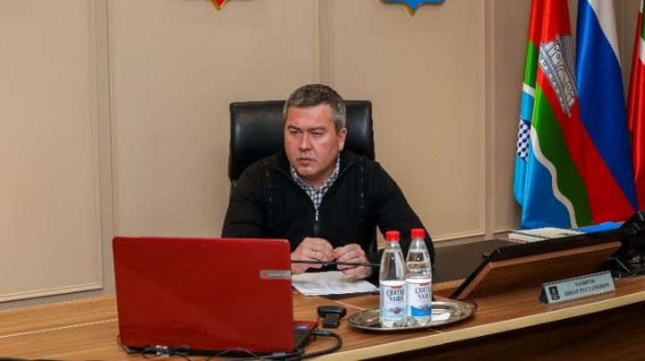Бизнес-омбудсмен РТ Фарид Абдулганиев и глава Бугульминского района Линар Закиров провели онлайн-встречу с предпринимателями
