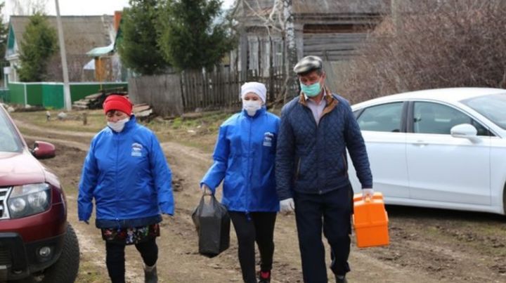 В селах Татарстана одиноким жителям помогают вскопать огород и затопить баню