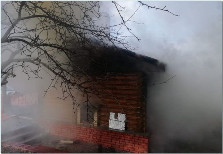 Очередной пожар в Бугульме, на улице Свердлова