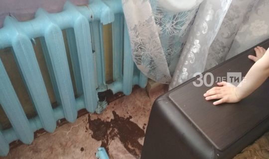 В Лениногорске спасли девочку, у которой застряла в батарее нога