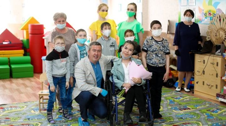 Линар Закиров поздравил воспитанников реабилитационного центра «Возрождение»