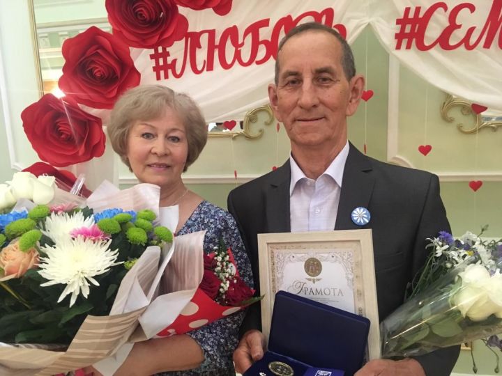 Семейная пара из Бугульмы отпраздновала в 2020 году 44-летие совместной жизни