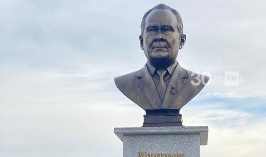 Состоялось торжественное открытие бронзового бюста первого Президента РТ Минтимера Шаймиева