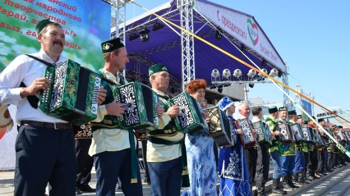 В Татарстане вручат 100-ю гармонь от Президента РТ на празднике народного творчества