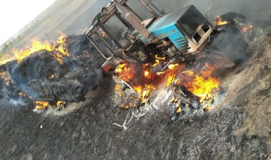 В соседнем Азнакаевском районе водитель на ходу выпрыгнул из горящего трактора