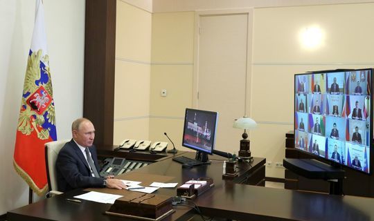 Владимир Путин Рөстәм Миңнехановны сайлауда җиңүе белән котлады