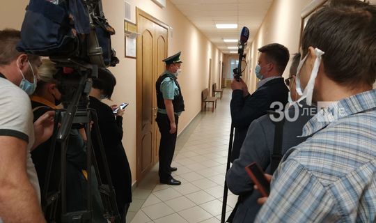 В суд Бугульмы доставили подозреваемого в убийстве бизнесмена Деданина