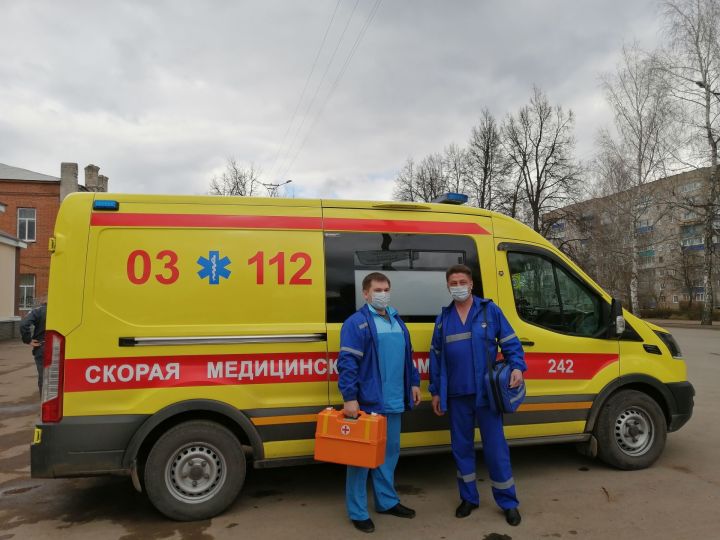 Бөгелмә табиблары балаларга ярдәмгә 60 тапкыр чыктылар