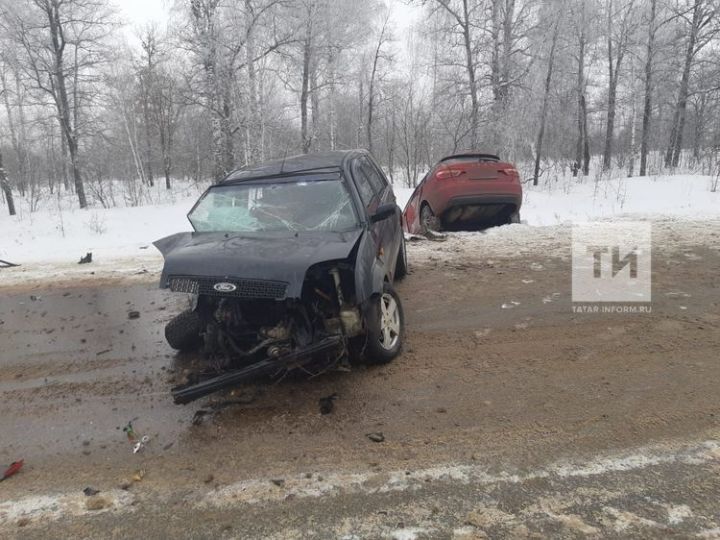 Двоих пострадавших увезли в больницу после ДТП в Лениногорском районе