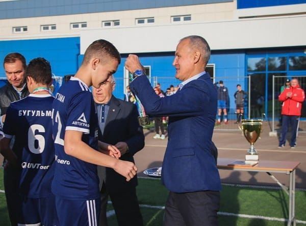 Бугульминские футболисты выиграли серебро чемпионата Республики