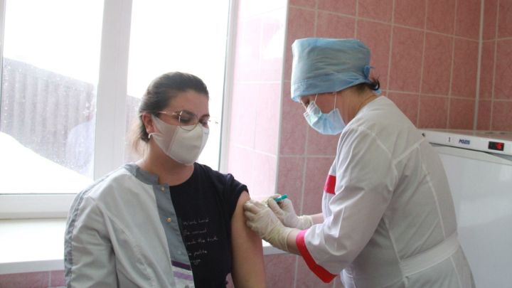 В Бугульме продолжается вакцинация от новой коронавирусной инфекции