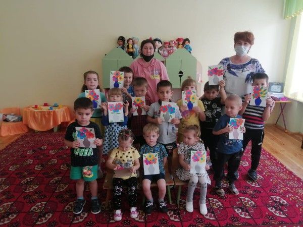 Дети из Бугульминского района приготовили подарки для мам