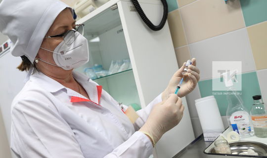 Минниханов назвал татарстанскую вакцину от коронавируса "самой успешной"