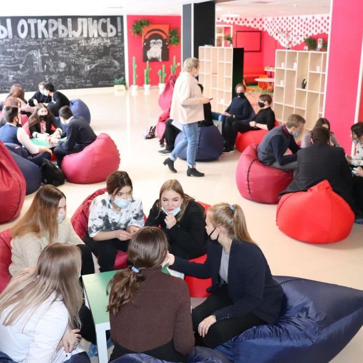 В бугульминском Дворце Молодежи провели Всероссийскую интеллектуальную игру «РИСК. Победы России»