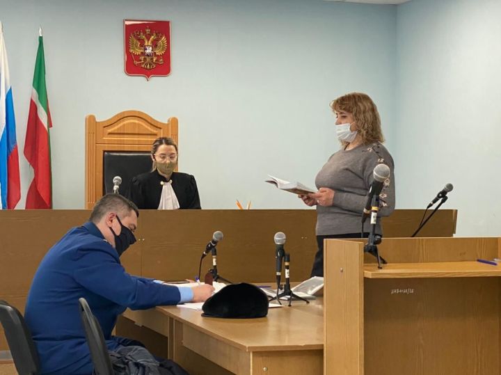 В Бугульме осудили жителя Курска, пытающегося обманом забрать 945 кг воска у местного жителя