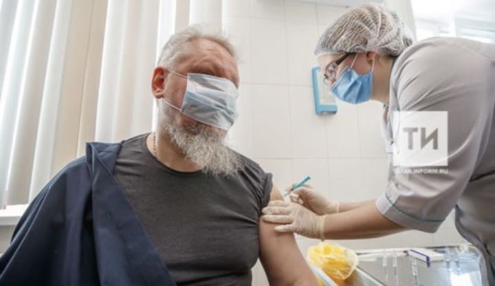 «Выбираю жизнь»: священнослужители Казанской епархии сделали прививку от Covid-19