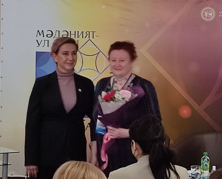 Начальник отдела культуры Бугульминского района награждена нагрудным знаком «За достижения в культуре»