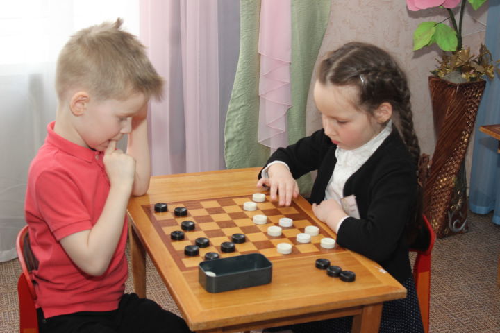 Бөгелмәдә балалар өчен шәһәр шашка турниры узды