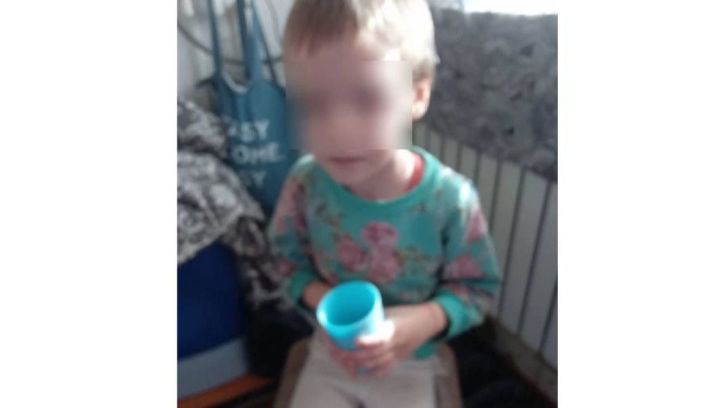 "Ребенок от голода жевал одеяло": женщина сутками не кормила дочь и привязывала к горячей батарее