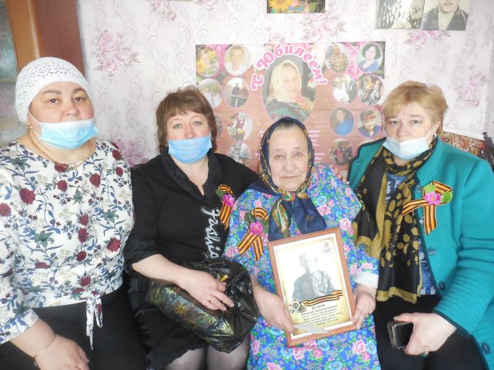 Активисты посетили тружеников тыла и детей войны из Бугульминского района