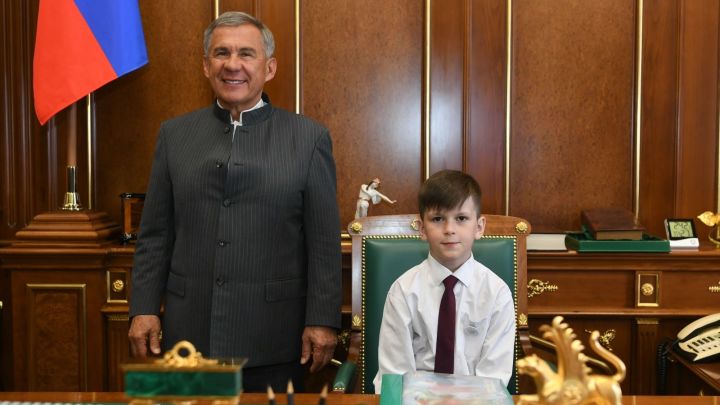 Школьник из Бугульмы встретился с Президентом Татарстана Рустамом Миннихановым