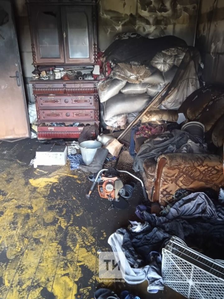 Взрослый и подросток погибли на пожаре в Альметьевском селе