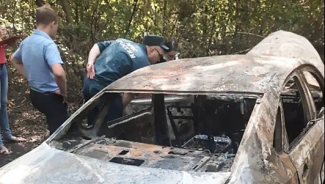 Женщину убили и сожгли в собственном автомобиле