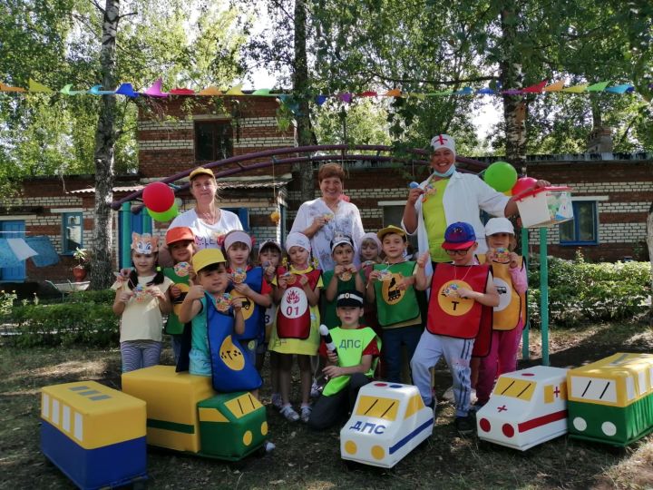 День Светофора отметили воспитанники бугульминского детсада