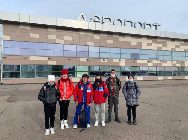 Бугульминская команда по прыжкам на батуте вылетела в г. Санкт-Петербург