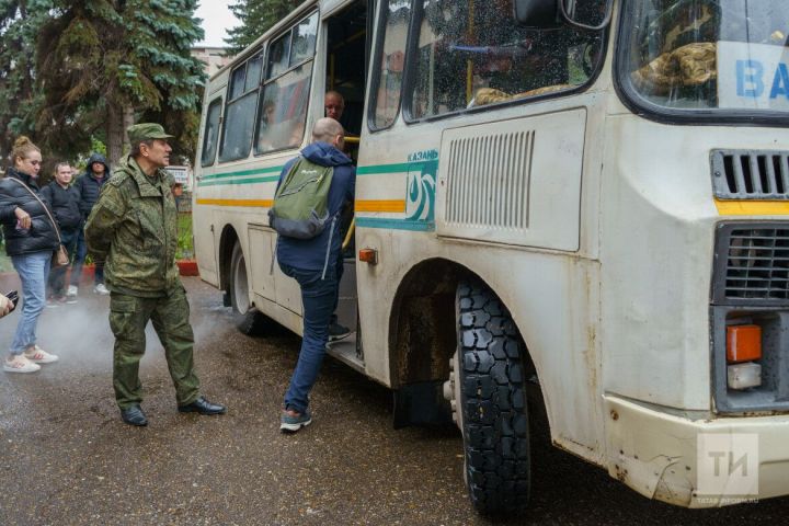 В Бугульме формируется список желающих для отправки автобуса в Казань к мобилизованным