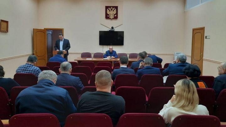 Вопросы жилищно-коммунального хозяйства обсудили в прокуратуре Бугульмы
