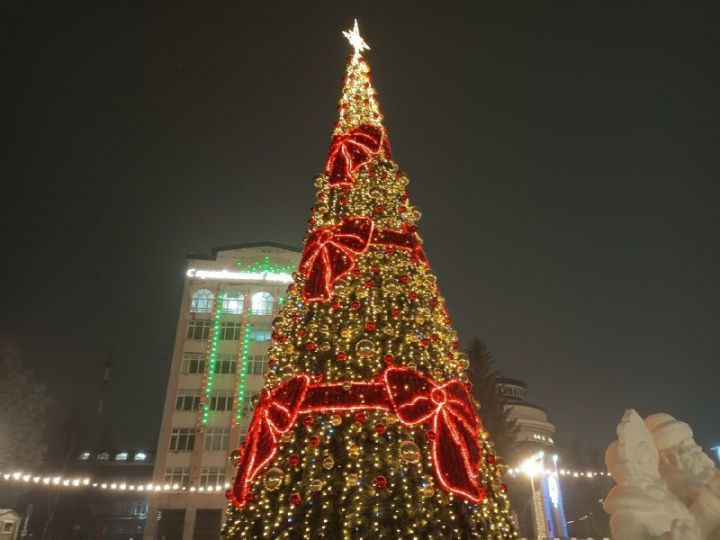 24 декабря зажгутся новогодние огни на главной елке Бугульмы